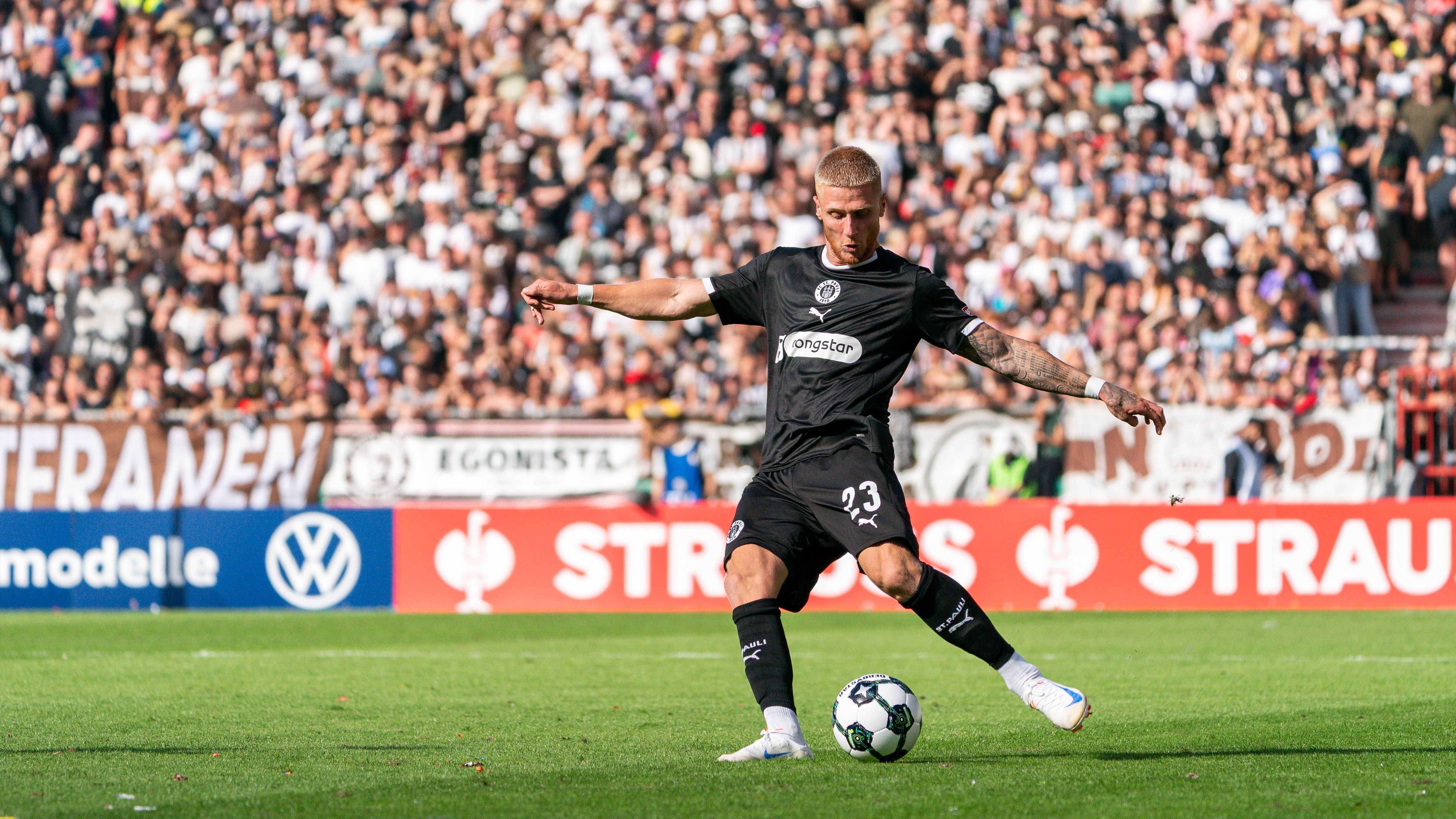 <strong>Louis Oppie (für zwei Millionen Euro von Bielefeld zu St.Pauli)</strong><br>Bei St. Pauli hätte man durchaus auch Joel Chima Fujita, den Rekordtransfer des Vereins, nennen können – unsere Wahl fiel jedoch auf Oppie. Er spielte sich in der vergangenen Saison vor allem während Arminias DFB Pokal-Lauf in den Vordergrund und könnte sich bei den Kiezkickern zu einem wichtigen Schienenspieler entwickeln, der auch Qualitäten als Standardschütze mitbringt.