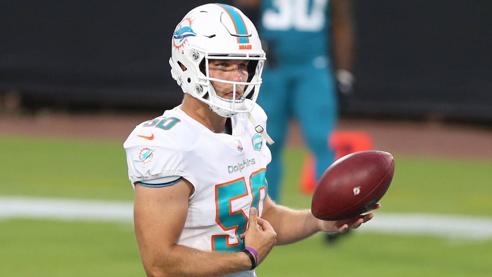 
                <strong>Platz 11: Blake Ferguson (Miami Dolphins)</strong><br>
                Gesamtvolumen des Vertrags: 3,485 Millionen US-DollarLaufzeit: 4 Jahre bis zur Saison 2023
              