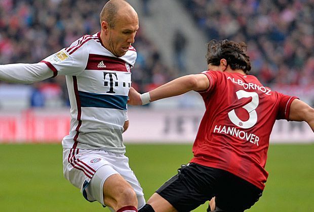 
                <strong>Rekord-Robben</strong><br>
                Durch den Auswärtssieg des FC Bayern München in Hannover feiert Arjen Robben seinen 100. Erfolg in der Bundesliga in seinem 126. (!) Spiel. So schnell wie der Niederländer hat noch nie einer diese Marke erreicht, der bisherige Rekordhalter war Thomas Müller (148 Spiele).
              