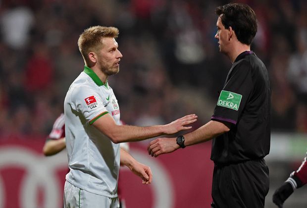 
                <strong>TOP: Aaron Hunt</strong><br>
                Aaron Hunt als fairer Sportsmann: Bremen führt in Nürnberg nach 76 Minuten mit 2:0. Der Kapitän lässt sich zu einer Schwalbe hinreißen, Schiedsrichter Gräfe zeigt auf den Punkt. Am Ende gibt Hunt sein Fehlverhalten zu und der Elfmeter wird zurückgenommen.
              