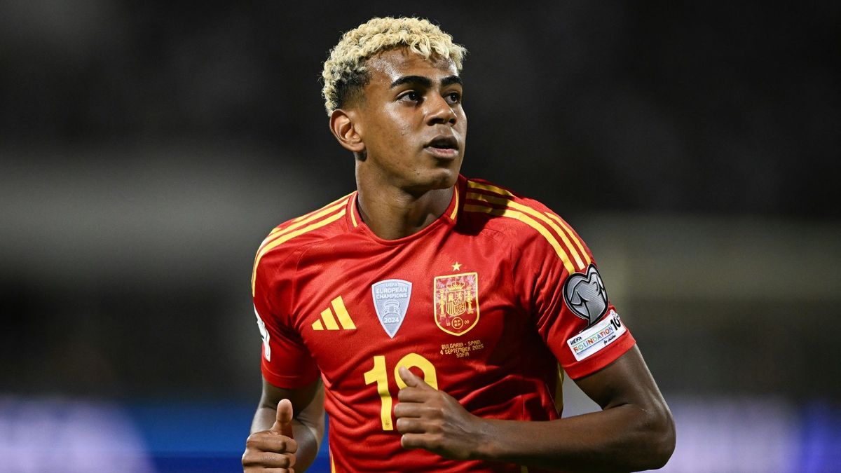 Yamal stürmt wieder für Spanien