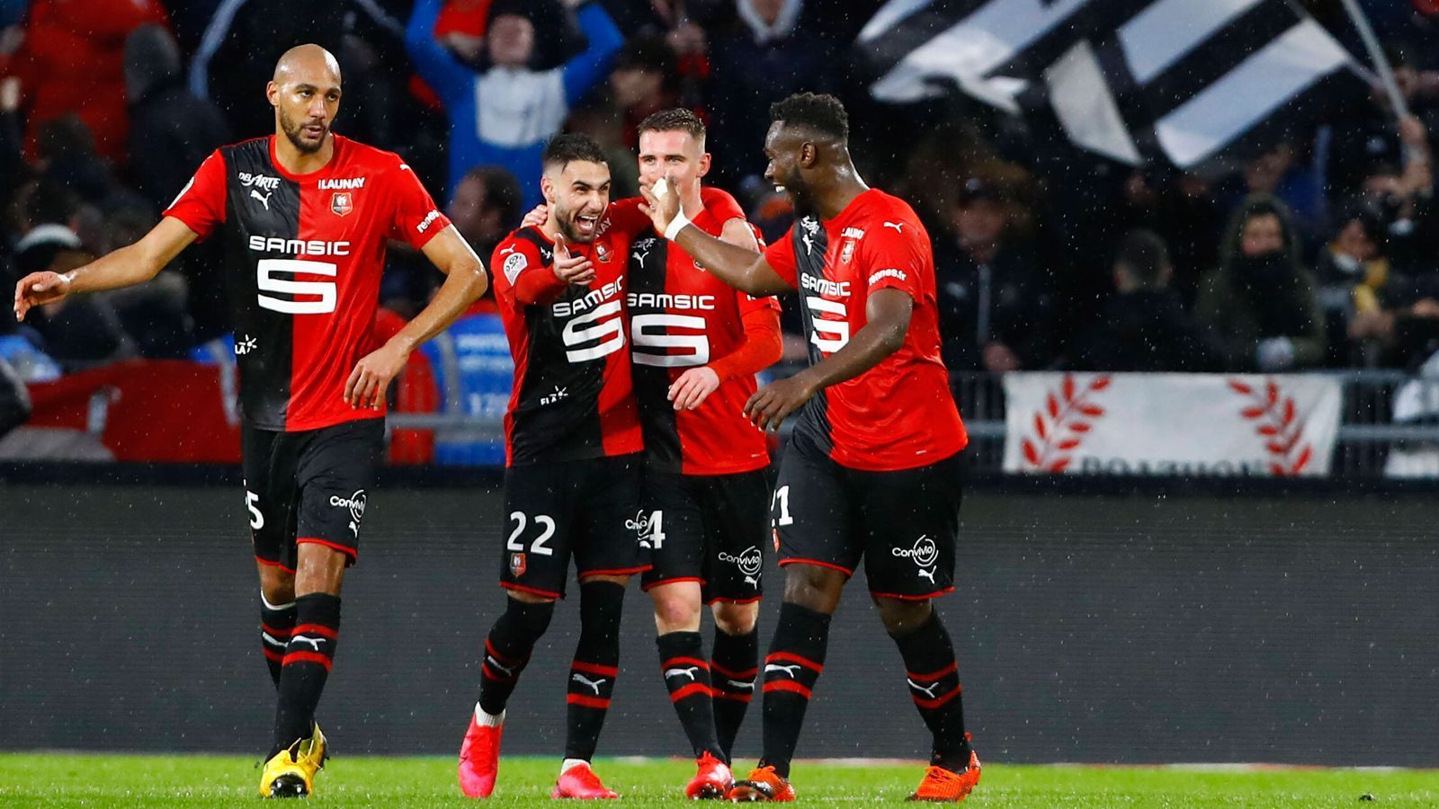 
                <strong>Stade Rennes (Ligue 1/Frankreich)</strong><br>
                Die Mannschaft aus dem Norden Frankreichs belegte beim Abbruch der Saison in der Ligue 1 den dritten Platz und darf damit in der kommenden Saison zum ersten Mal in der Champions-League-Qualifikation antreten. Während die Offensive nur Durschnitt ist, stellten die Männer von Julien Stephan die zweitbeste Defensive der Ligue 1, die Rennes maßgeblich zum Erfolg verhalf. In der Europa League lief es für den Gewinner der Coupe de France hingegen nicht so gut, die Bretonen schieden mit vier Punkten bereits nach der Gruppenphase aus.
              