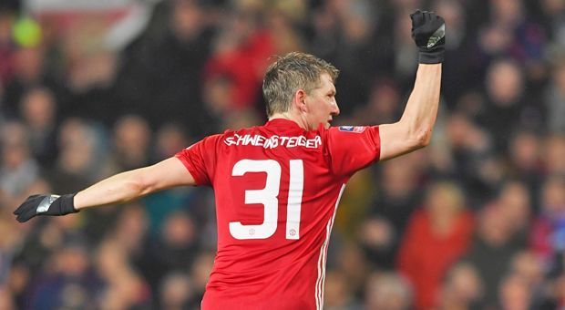 
                <strong>ZM: Bastian Schweinsteiger</strong><br>
                Manchester United (2015 bis 2017 - 35 Spiele)
              