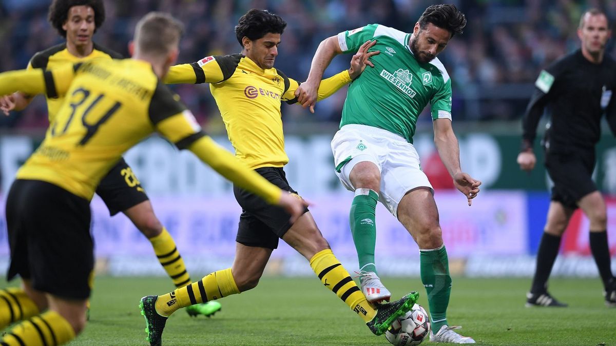 Claudio Pizarro (rechts) sorgt für den 2:2-Endstand