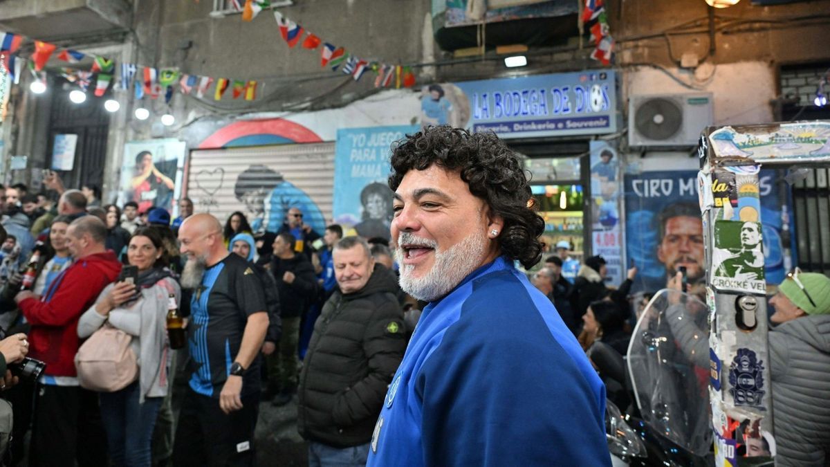 Tausende Maradona-Fans gingen auf die Straßen Neapels