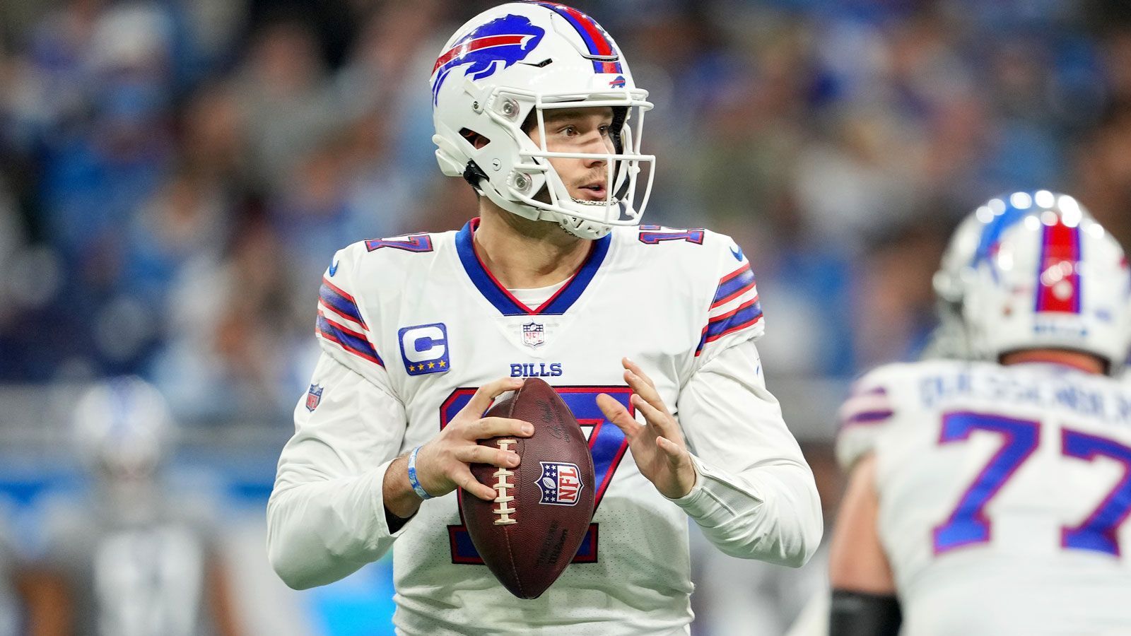 
                <strong>Geteilter 7. Platz: Buffalo Bills</strong><br>
                &#x2022; Anzahl der Nominierungen: 4<br>&#x2022; Nominierte Spieler: Josh Allen (QB, im Bild), Stefon Diggs (WR), Jordan Poyer (SS), Mitch Morse (C)<br>
              