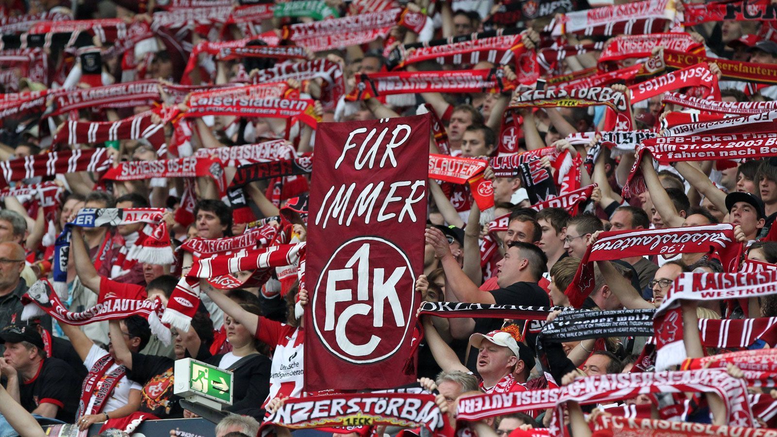 
                <strong>Platz 9: 1. FC Kaiserslautern (21 Spiele ohne Sieg)</strong><br>
                Liga: Bundesliga - Zeitraum: 30. Oktober 2011 bis 14. April 2012 - Im Anschluss abgestiegen? Ja! (23 Punkte, Platz 18)
              