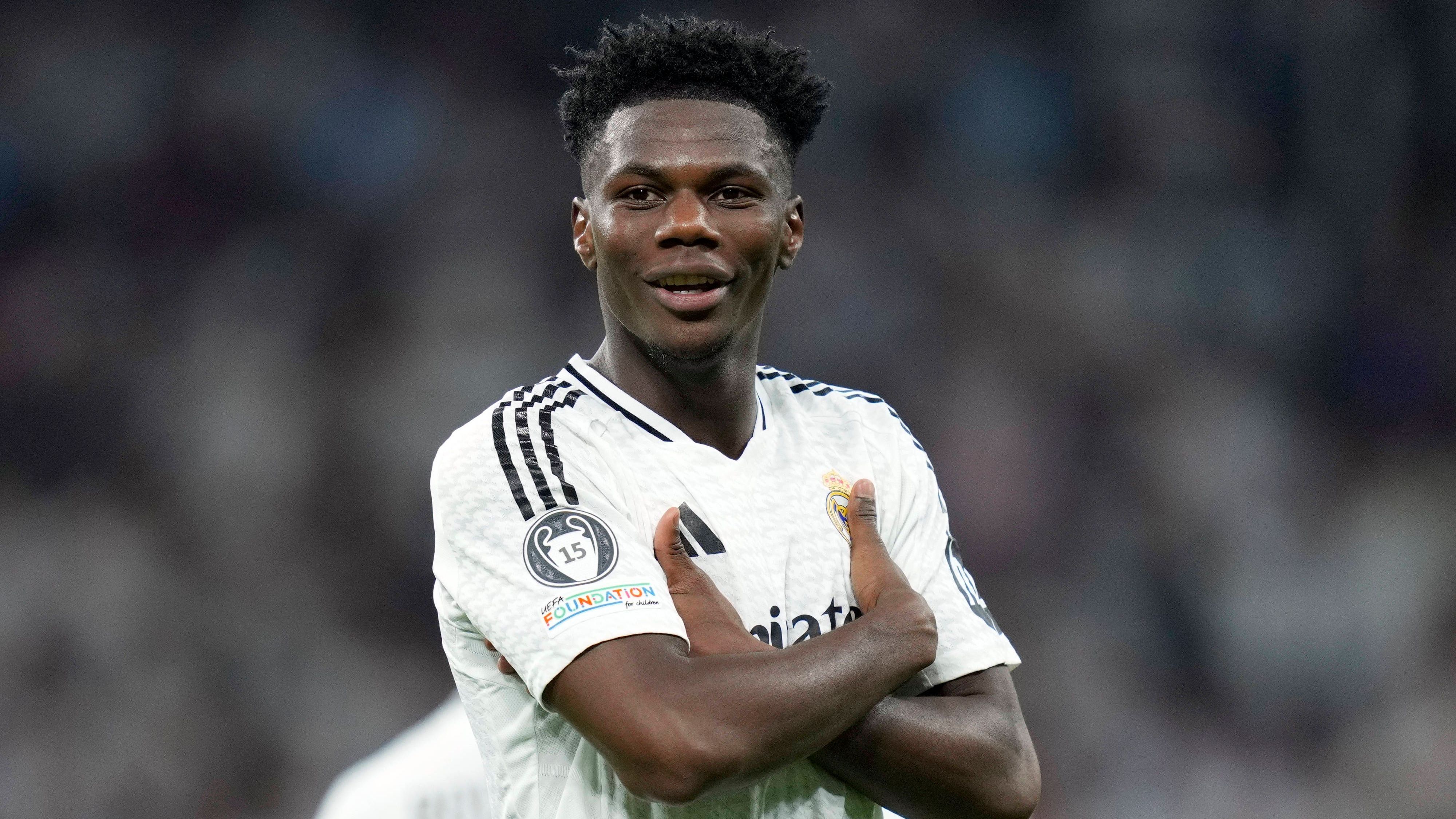 <strong>Aurelien Tchouameni (Real Madrid)</strong><br>... könnte Tchouameni bei den "Reds" zum neuen Rekordtransfer werden. Aktuell ist Darwin Nunez mit 85 Millionen der teuerste Neuzugang in Liverpools Vereinsgeschichte. Tchouamenis Vertrag bei Real Madrid läuft noch bis 2028. Er wechselte im Sommer 2022 von der AS Monaco in die spanische Hauptstadt.