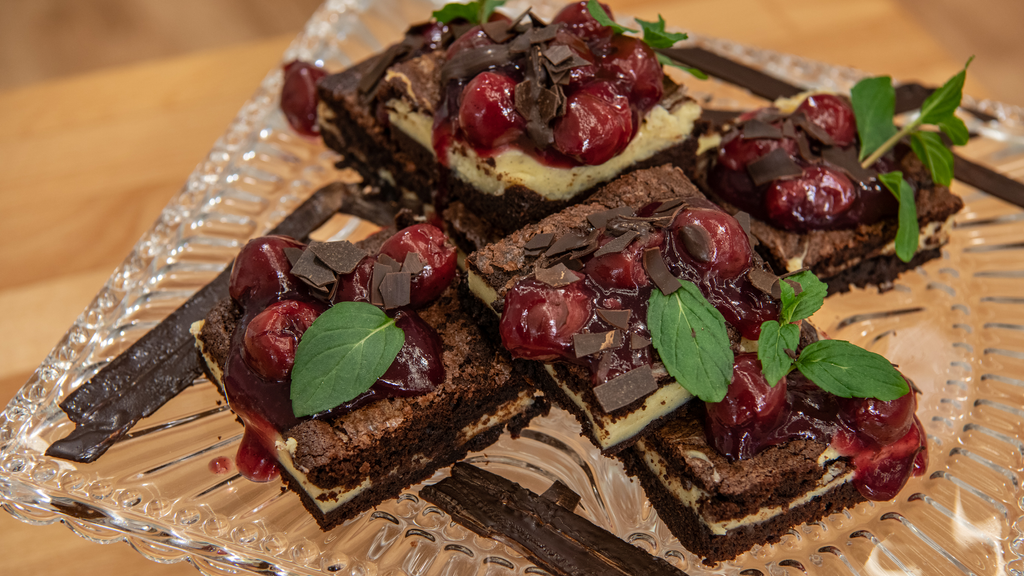 Kirsch-Frischkäse-Brownies: Rezept aus &amp;quot;Das große Backen&amp;quot; 2022