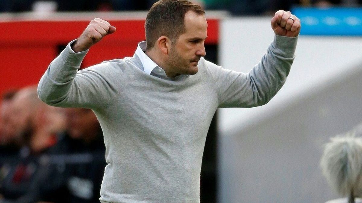 Der FC Augsburg bleibt nach Sieg gegen Mainz erstklassig