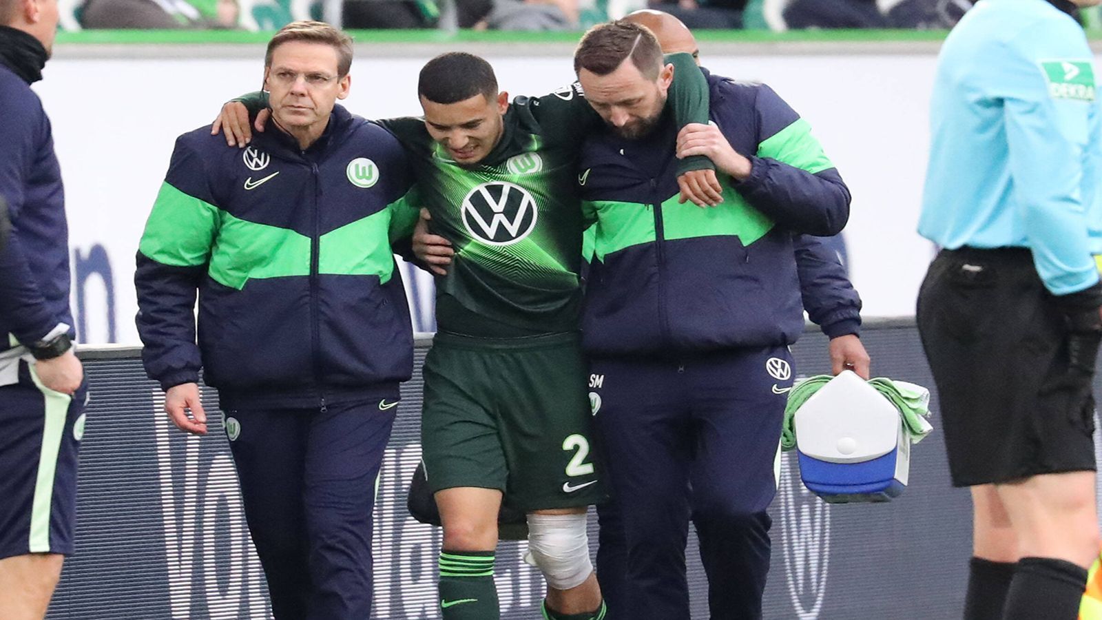 
                <strong>VfL Wolfsburg</strong><br>
                Jerome Roussillon hat nach seiner Verletzung zwar zuletzt "nur" sechs Minuten Spielpraxis bekommen, ist jetzt aber wieder topfit. William (Bild, Kreuzbandriss) und Ignacio Camacho (Sprunggelenksveretzung) werden trotz Corona-Pause kein Saison-Spiel mehr absolvieren. Dafür erholt sich Joshua Guilavogui von einer Knieverletzung.
              