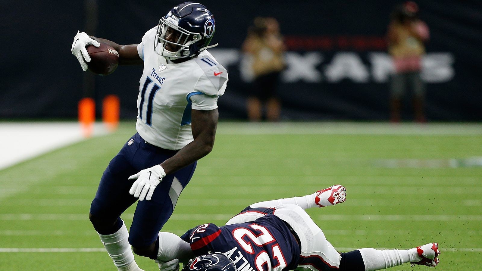 
                <strong>A.J. Brown (Tennessee Titans)</strong><br>
                8,8 Yards kreierte A.J. Brown vergangene Saison nach dem Catch: Der beste Wert der Liga. Der bullige Passempfänger verpasste verletzungsbeding bisher einige Spiele, sollte aber bald wieder auf dem Feld stehen. 
              