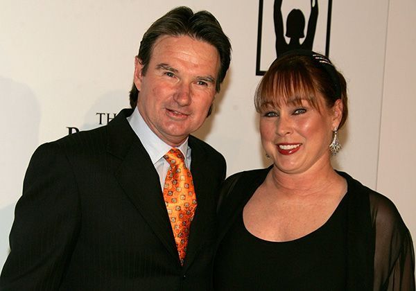 
                <strong>Jimmy Connors anno 2006</strong><br>
                Im neuen Jahrtausend präsentiert sich Jimmy Connors geschniegelt und gestriegelt - und mit seiner Ehefrau Patti McGuire, einst Playmate des Monats in den Jahren 1976 und 77.
              