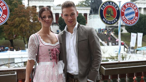 
                <strong>Joshua Kimmich</strong><br>
                Shootingstar Joshua Kimmich, der gegen Köln zur zwischenzeitlichen 1:0-Führung traf, brachte zum Ausflug auf die Wiesn Freundin Lina mit.
              