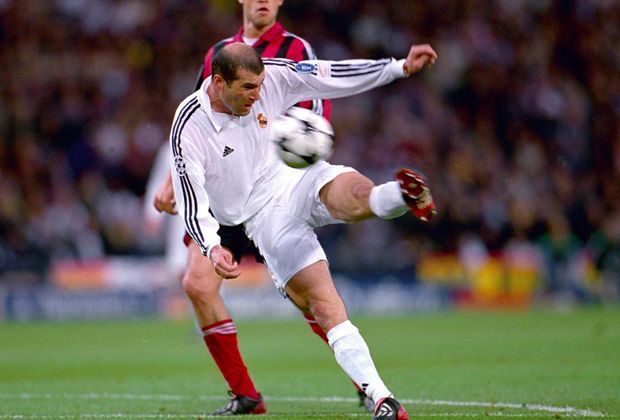 
                <strong>Zinedine Zidane</strong><br>
                ran.de zeigt euch eine Auswahl der besten Mittelfeldspieler der Champions-League-Historie in loser Reihenfolge. Einer der stärksten Akteure aller Zeiten vorneweg: Zinedine Zidane. Der dreimalige Weltfussballer erzielte 2002 das spektakuläre Siegtor im Finale gegen Bayer Leverkusen.
              