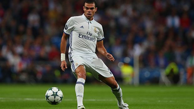 
                <strong>Pepe (Portugal, Real Madrid)</strong><br>
                Pepe (Portugal, Real Madrid)
              