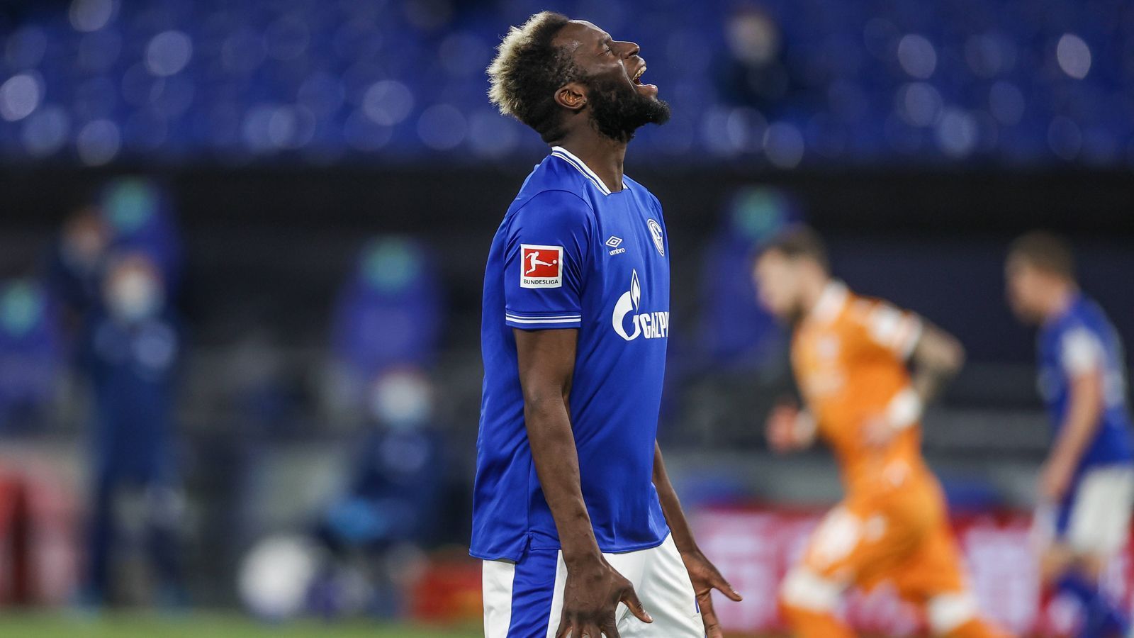 
                <strong>29. Spiel in Folge ohne Sieg</strong><br>
                Alles Hoffen und Bangen hilft nichts. Auch im Kellerduell gegen Bielefeld geht Königsblau leer aus. Mit 29 Spielen in Folge ohne Sieg jagt der FC Schalke 04 auch mit Huub Stevens den Negativ-Rekord von Tasmania Berlin (31).
              