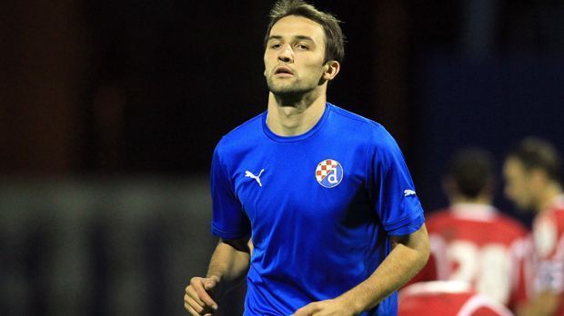 
                <strong>Milan Badelj</strong><br>
                Milan Badelj ist in der Bundesliga bestens bekannt. 2012 wechselte der Kroate von Dinamo Zagreb zum Hamburger SV, dort blieb der Mittelfeldspieler zwei Jahre - ehe es ihn zum AC Florenz zog.
              