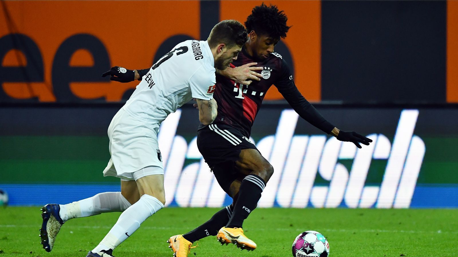 
                <strong>Kingsley Coman</strong><br>
                Der Franzose gefällt in Abschnitt eins mit seinen Dribblings und als Ballverteiler, baut dann aber wie der Rest der Mannschaft merklich ab und tut sich in den Eins-gegen-eins-Situationen immer schwerer. Lässt auch bei seinen Hereingaben die Präzision vermissen. Für ihn ist nach 80 Minuten Schluss. ran-Note: 4
              