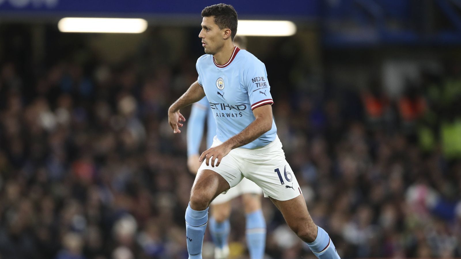 
                <strong>Rodri (Manchester City)</strong><br>
                Der Spanier Rodri besticht zwar einmal mehr durch seine Passgenauigkeit, doch diese Anspiele sorgen diesmal nicht dafür, dass er so seine Mitspieler oft in Szene setzen kann. Auch in der Defensive hat er bei United-Kontern das ein oder andere Mal das Nachsehen gegen die deutlich schnelleren Gegenspieler wie Rashford, den er nach einer halben Stunde bei dessen Großchance nicht mehr einholt. ran-Note: 4
              