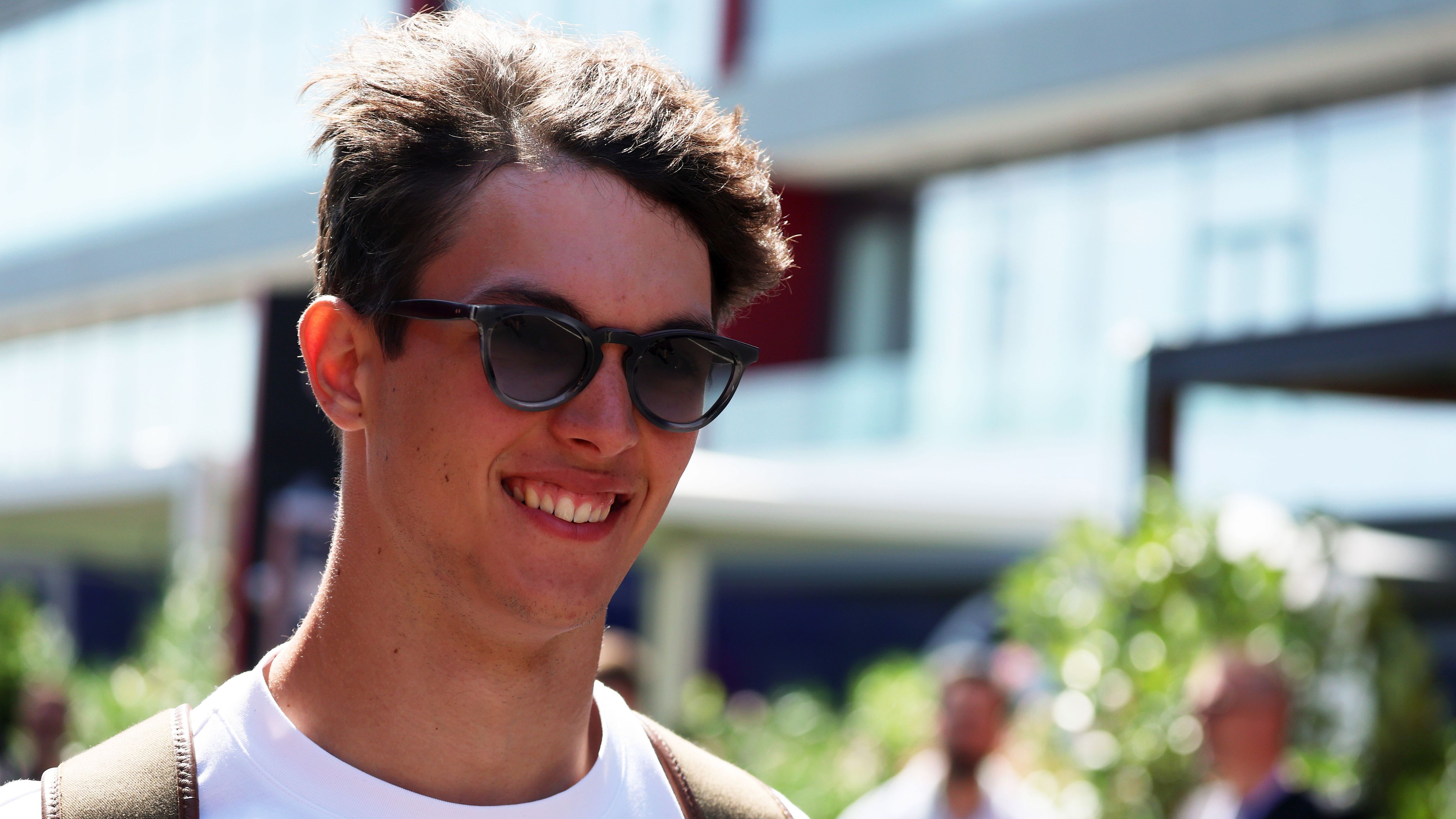 <strong>Platz 12: Oliver Bearman (Haas)</strong><br>Drei elfte Plätze in Folge sammelte Ollie Bearman in den letzten drei Hauptrennen. Das ist mehr als undankbar, ist Rang elf doch die erste Platzierung, die nicht für Punkte berechtigt. Warum er trotzdem Platz zwölf im Power Ranking bekommt? Es gibt nun Mal elf Fahrer, die in ihrer Gesamtheit elf bessere Ergebnisse in den letzten Grand Prix' gefeiert haben.