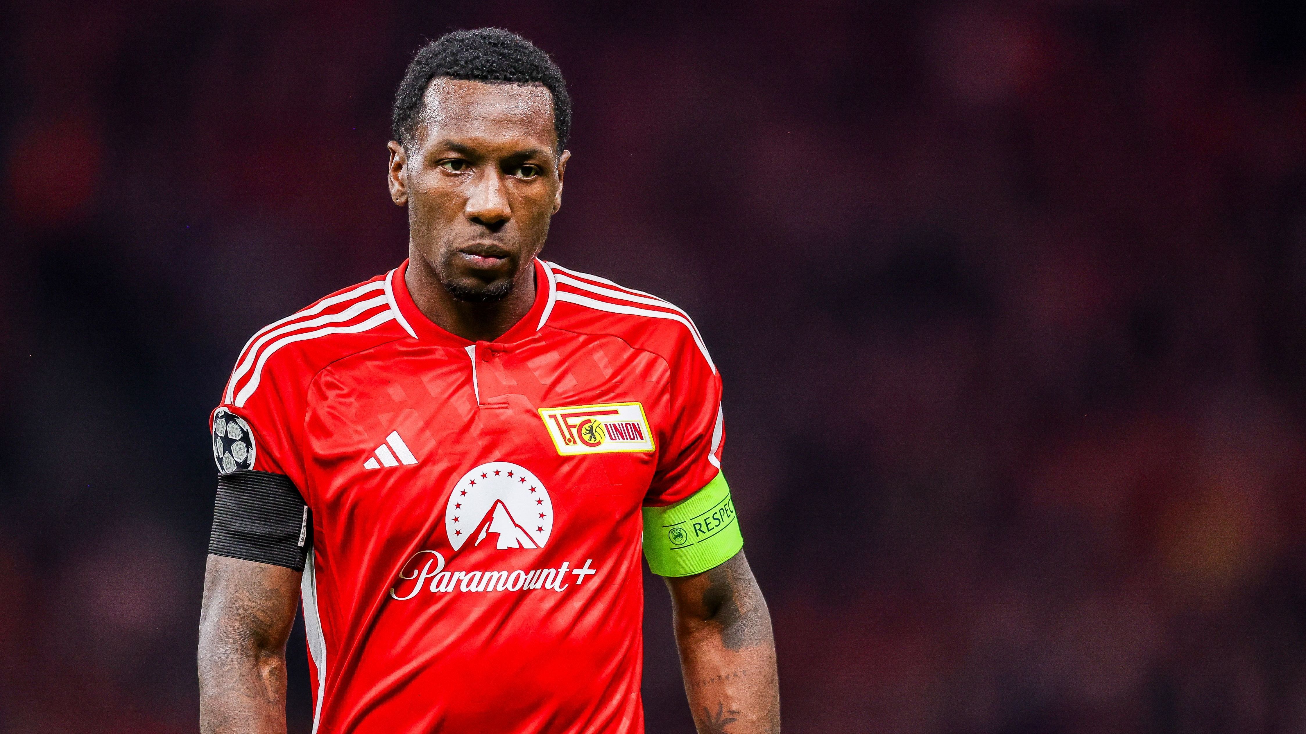 <strong>Union Berlin</strong><br>Sollte es&nbsp; ein gutes Angebot geben, darf Sheraldo Becker bei Schlusslicht Union Berlin gehen. Da sein Vertrag im Sommer ausläuft, ist es die letzte Chance für die "Eisernen", mit dem Stürmer Geld zu verdienen. Mikkel Kaufmann und Benedict Hollerbach bekommen laut "Bild" ebenfalls die Freigabe. Kommen sollen ein Defensiv-Allrounder, ein Stürmer, und ein offensiver Mittelfeldmann..