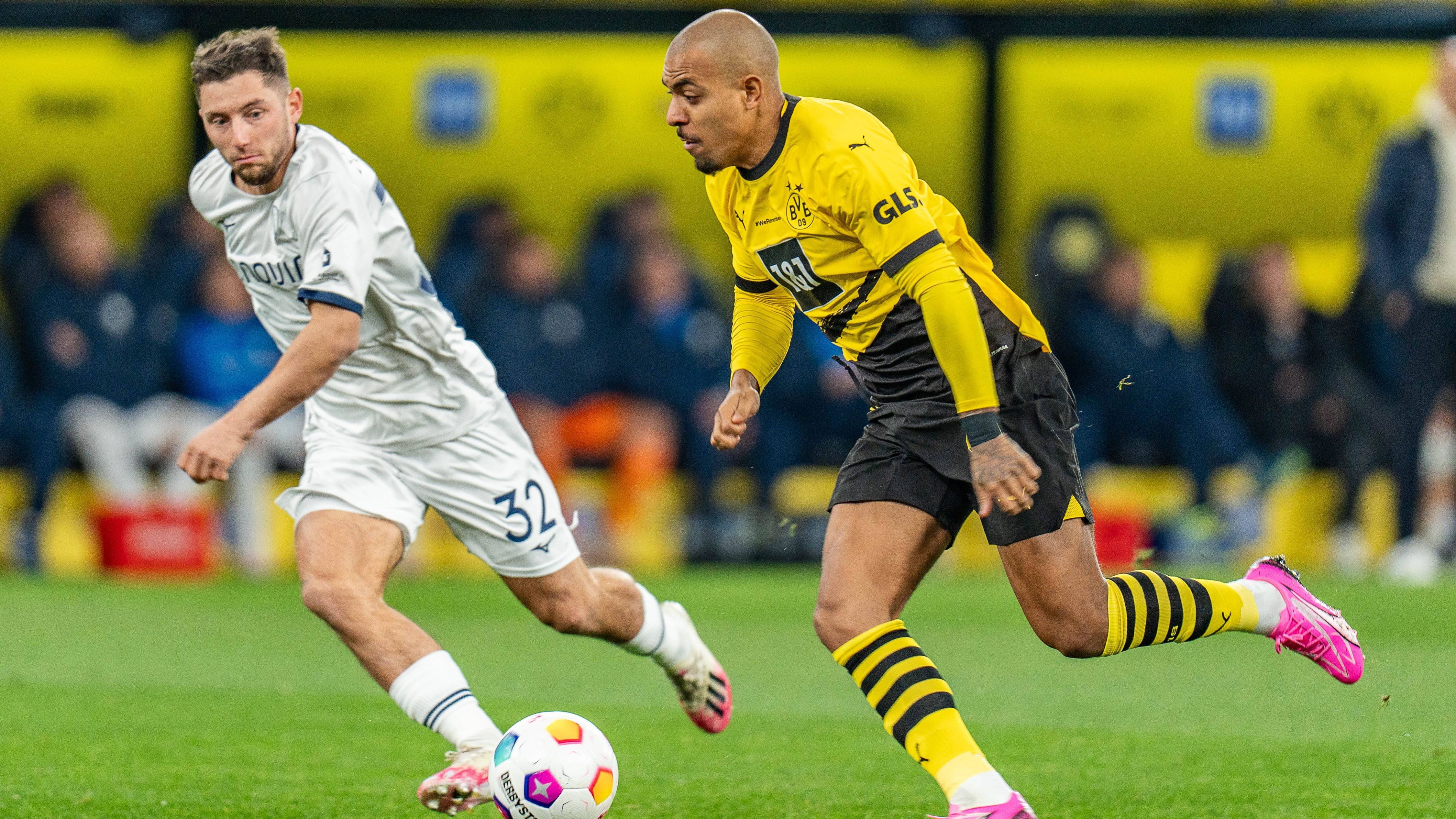 <strong>Donyell Malen</strong><br>Holt handlungsschnell den Strafstoß zur Führung heraus - es bleibt seine beste Aktion in Halbzeit eins. Auch im zweiten Durchgang nicht so auffällig wie sonst. Geht entsprechend nach 70 Minuten raus. <strong><em>ran</em>-Note: 3</strong>