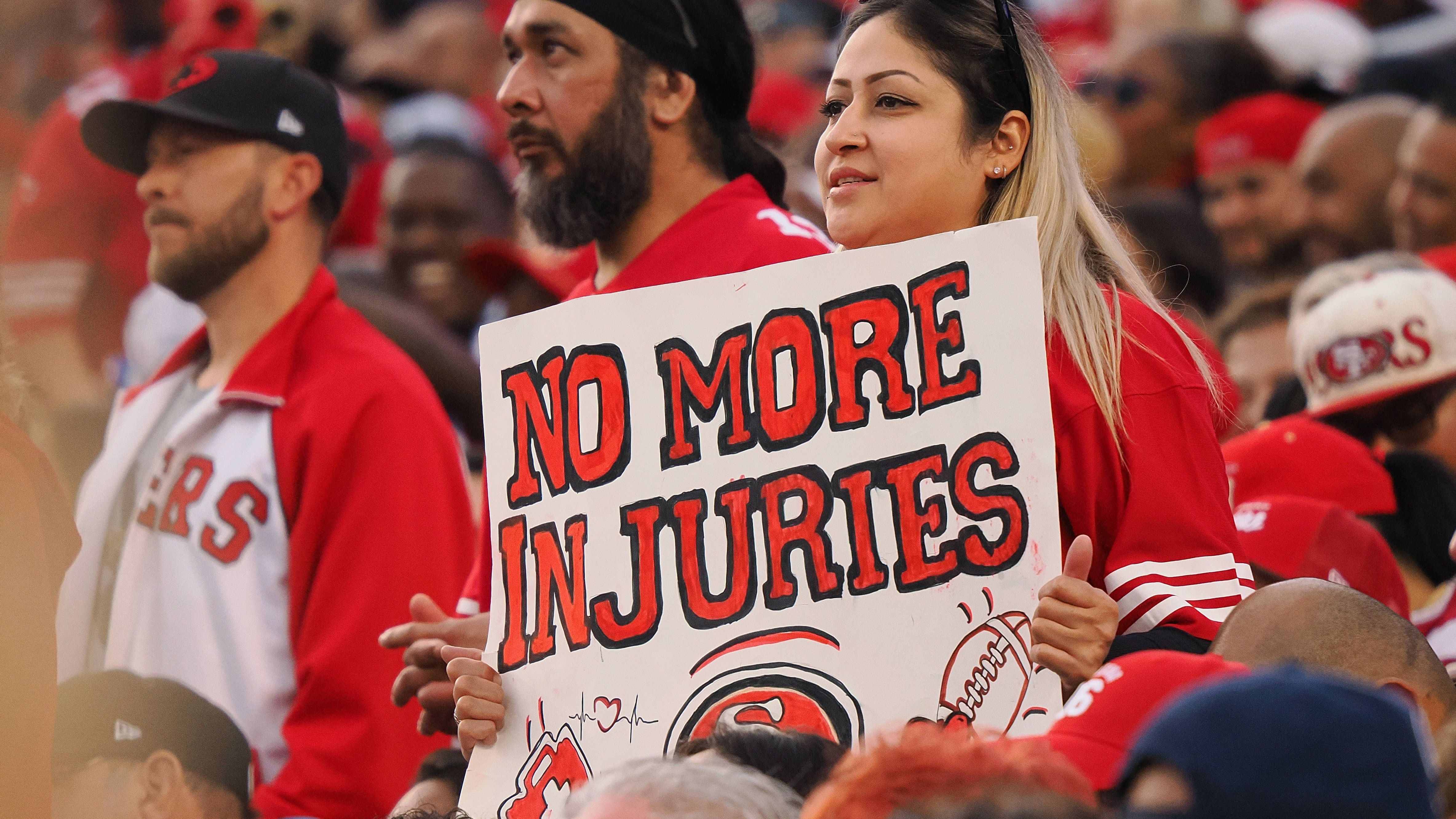 <em><strong>So viel geben NFL-Teams für ihre Verletzten aus</strong><br>NFL-Spieler haben ein hohes Verletzungsrisiko. Die Franchises statten ihre Schlüssel-Spieler mit hochdotierten Verträgen aus. Fallen sie aus, zahlen die Teams trotzdem viel Geld für einen verletzten Spieler, der nicht eingesetzt werden kann.&nbsp;<strong>ran</strong> zeigt welches Team in der aktuellen Saison bisher am meisten Geld an seine verletzten Spieler bezahlt hat. (Quelle: Twitter @NFL_DovKleiman)</em>