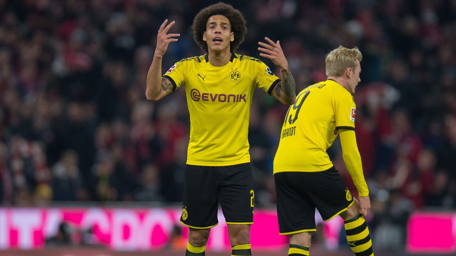 
                <strong>Axel Witsel</strong><br>
                Der Routinier schafft es nicht, der BVB-Defensive Stabilität zu verleihen. Zwar versucht er redlich, die diversen Löcher zu stopfen, hat damit aber so seine Schwierigkeiten. In einigen Situationen agiert Witsel zu körperlos. ran-Note: 5
              