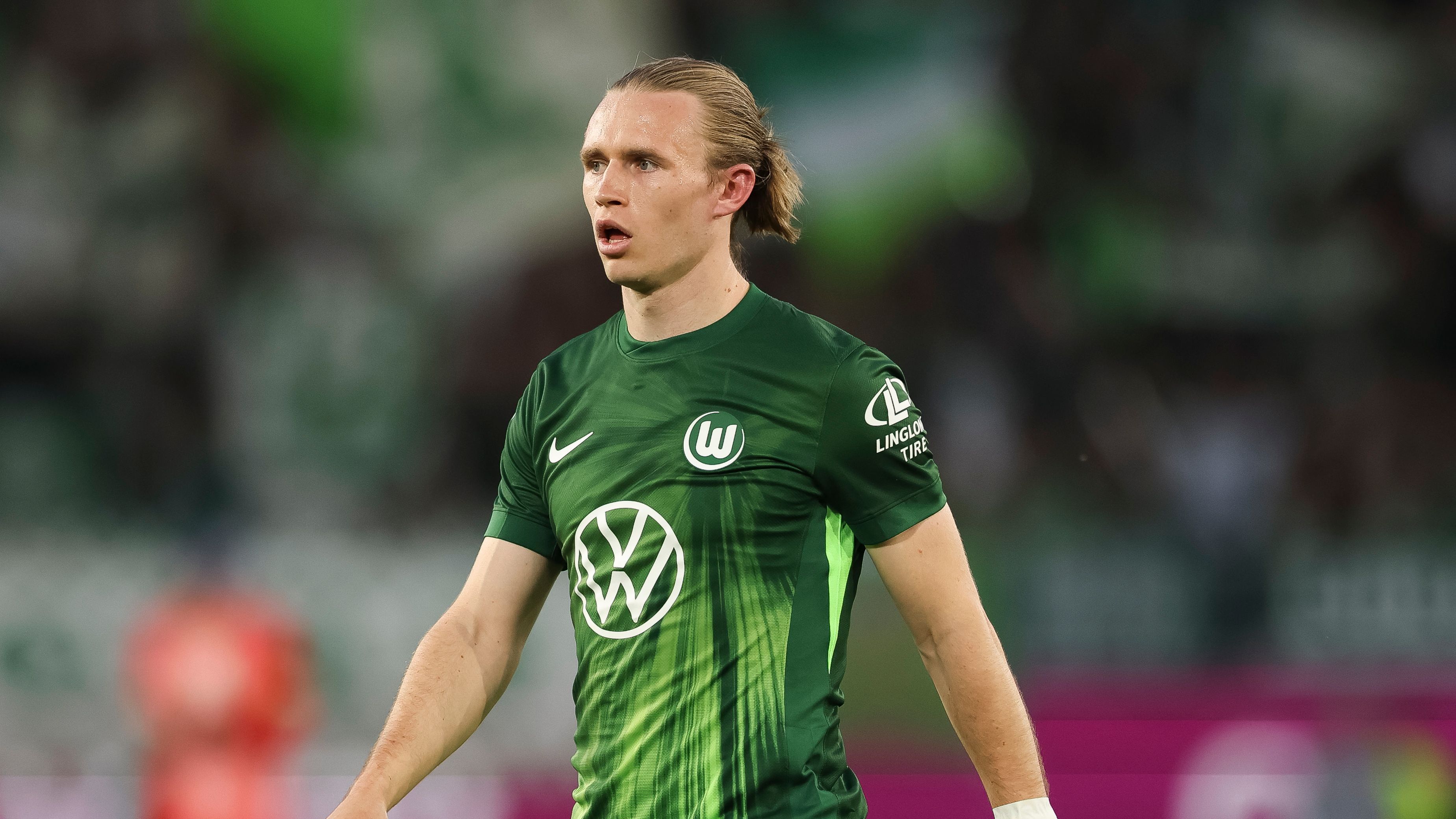 <strong>VfL Wolfsburg</strong><br>- Trikotsponsor: Volkswagen AG&nbsp;<br>- Einnahmen: 70 Millionen Euro jährlich