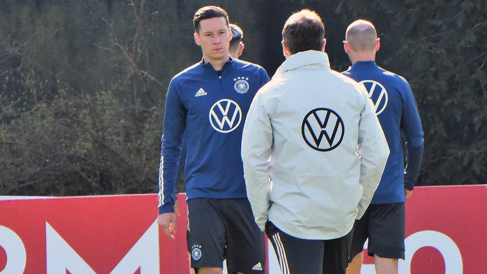 
                <strong>Julian Draxler</strong><br>
                Ersetzt in den letzten Minuten Leroy Sane. ran-Note: Keine Bewertung
              