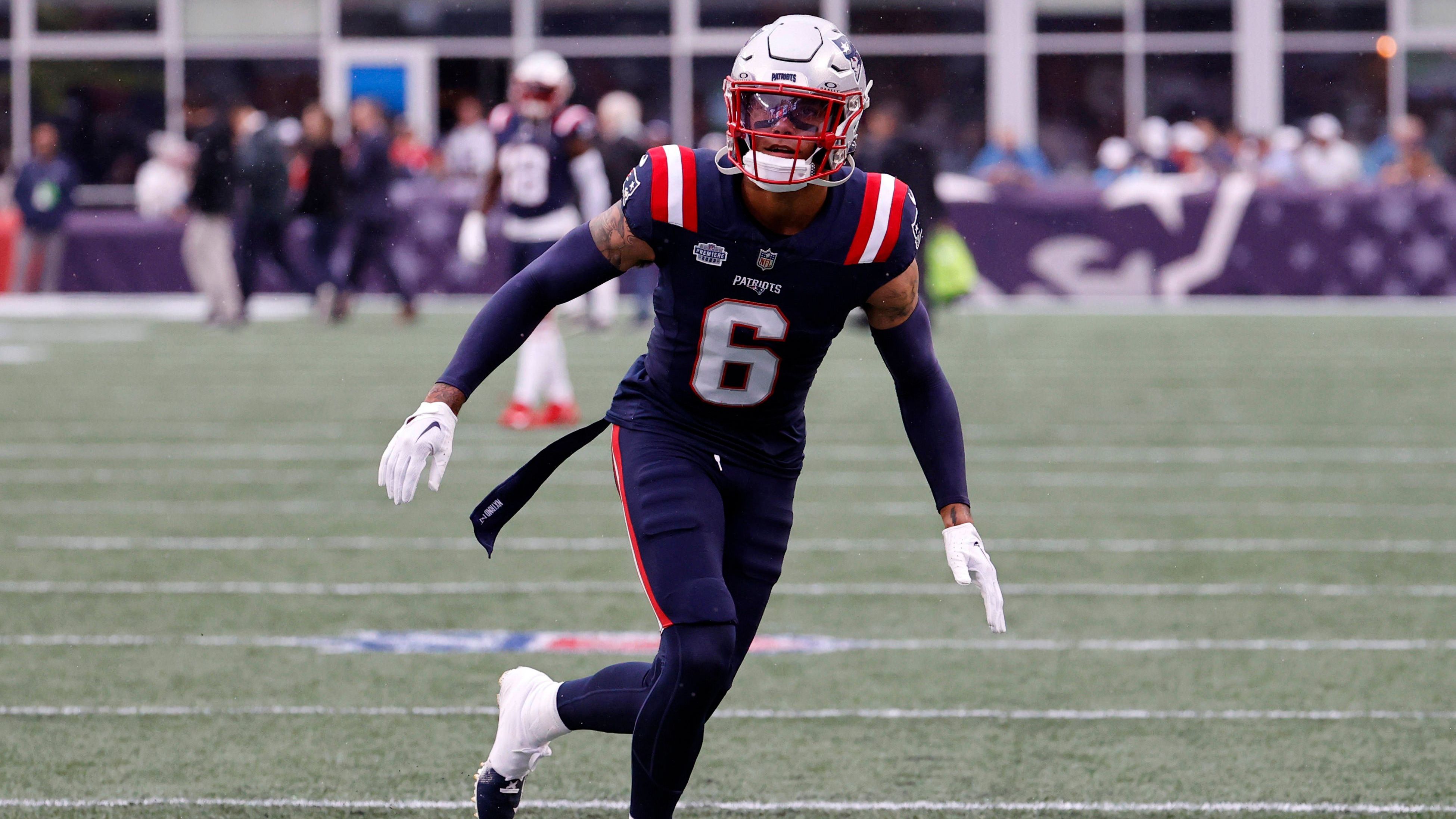 <strong>New England Patriots: Christian Gonzalez (Cornerback)</strong><br>Gonzalez legte einen beeindruckenden Start in seine NFL-Karriere hin, nach nur vier Spielen war seine Rookiesaison aber verletzungsbedingt bereits gelaufen. Was er bis dahin andeutete, dürfte die Patriots-Fans aber auf eine dominante Saison des Passverteidigers hoffen lassen.