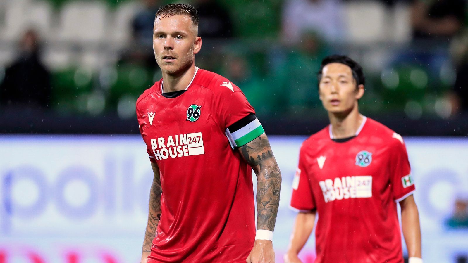 
                <strong>Platz 8: Hannover 96</strong><br>
                Zweitliga-Spiele: 679 - Zweitliga-Saisons: 20 - Punkte: 1.007 -Der Verein spielt in der Saison 2021/22 in der 2. Bundesliga
              