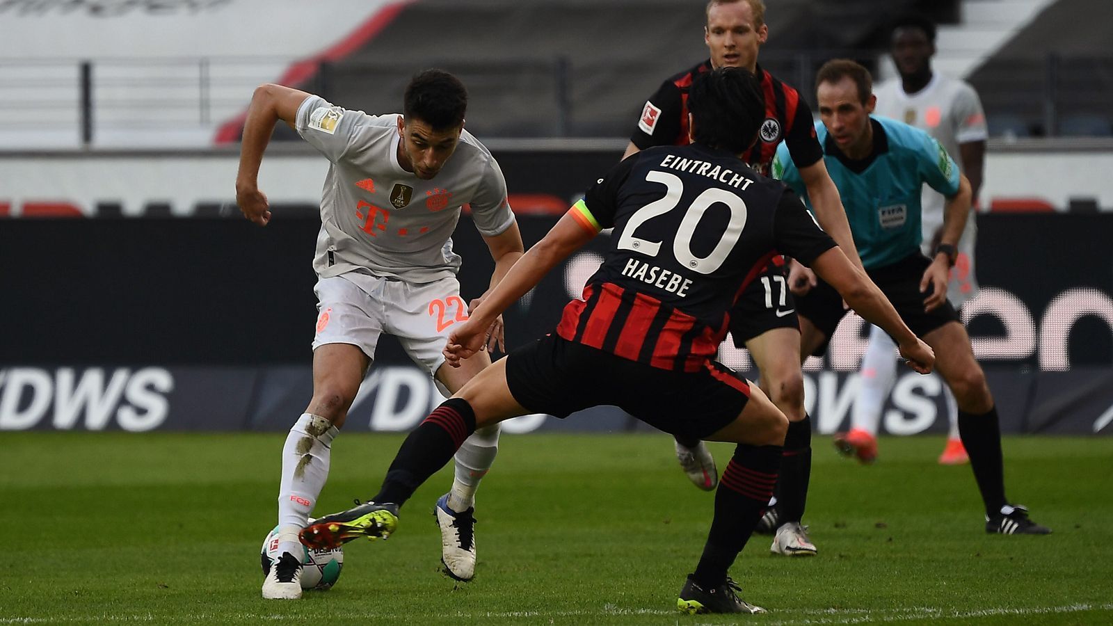 
                <strong>Marc Roca</strong><br>
                Der 24-jährige Spanier darf von Anfang an starten, kommt aber überhaupt nicht ins Spiel. Roca muss folglich zur Pause für Leon Goretzka weichen. ran-Note: 5
              