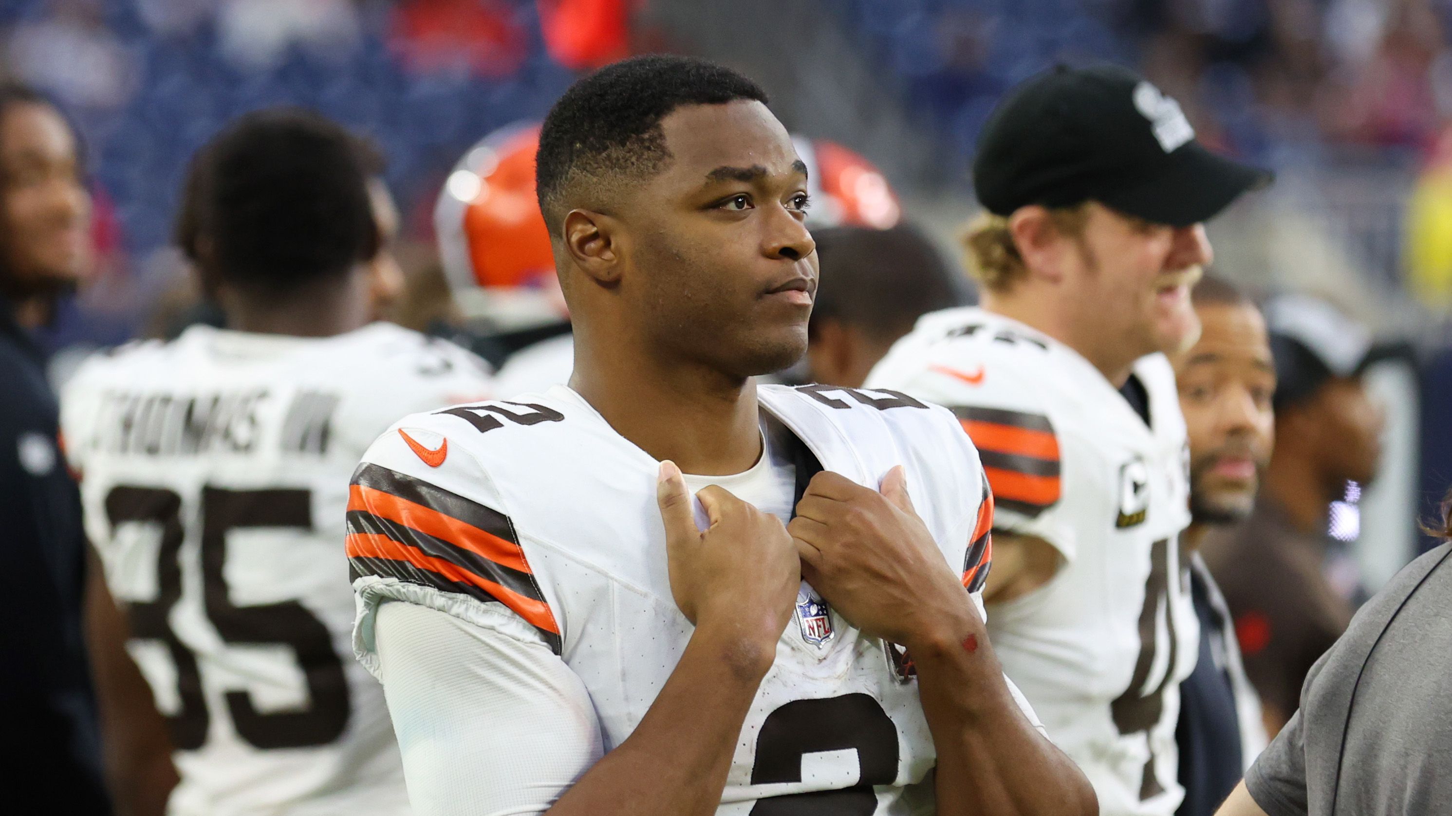 <strong>Amari Cooper (Cleveland Browns)</strong><br>Der 29-Jährige erschien am ersten Tag des verpflichtenden Minicamps nicht auf dem Rasen der Browns. Head Coach Kevin Stefanski zeigte Verständnis: "Ich verstehe, dass solche Situationen entstehen können. Amari, sein Berater und unser General Manager werden das ausdiskutieren." Coopers Vertrag läuft nach der Saison aus.&nbsp;