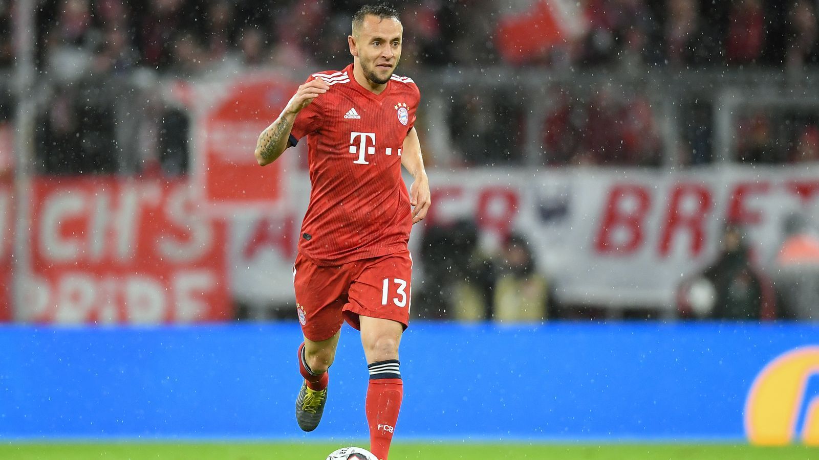 
                <strong>Platz 10 (geteilt): Rafinha</strong><br>
                Pflichtspiele für die Bayern: 266 Pflichtspiel-Tore für die Bayern: 6Nationalität: BrasilienBeim FC Bayern von 2011 bis 2019 unter Vertrag
              