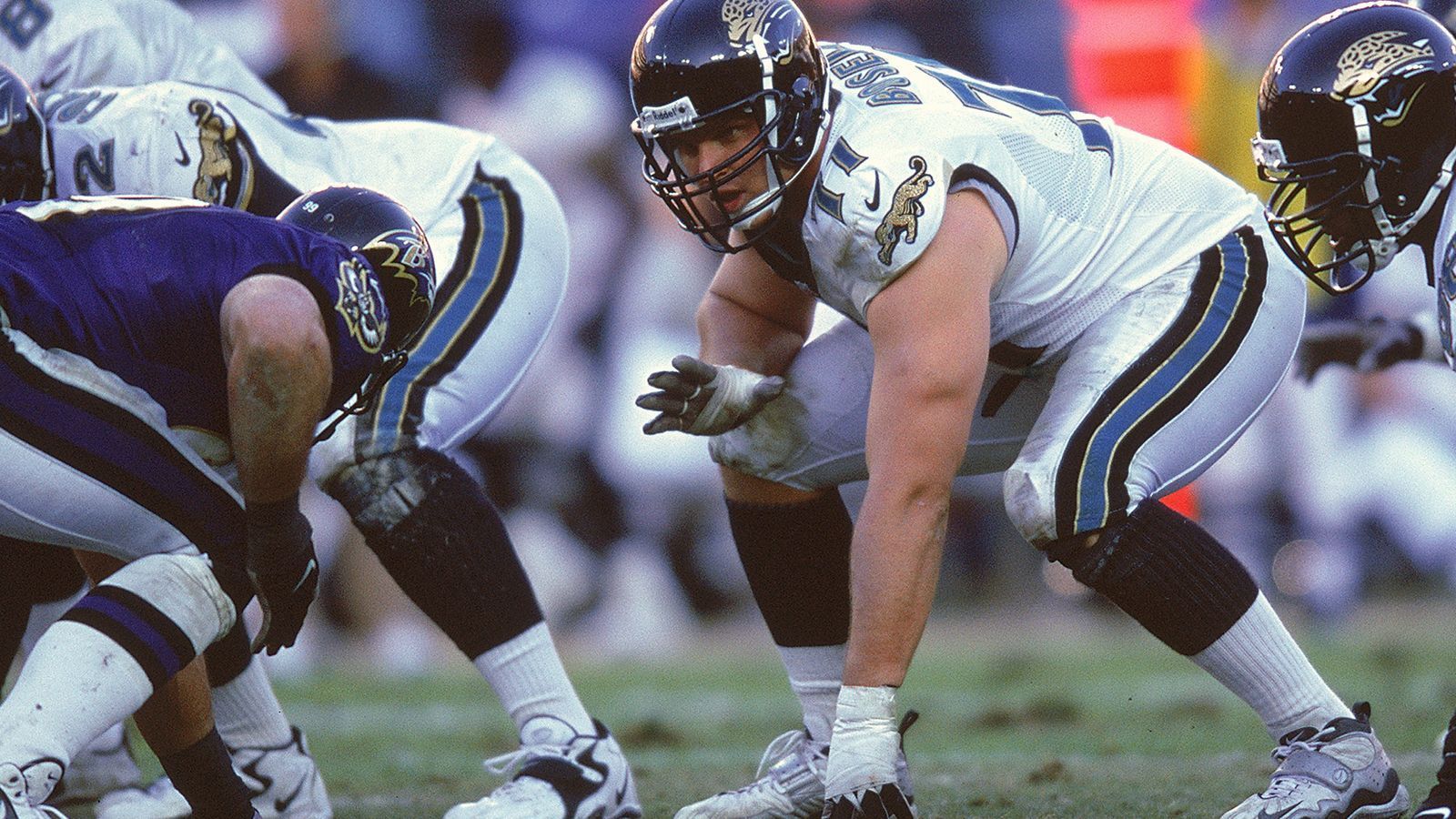 
                <strong>LT Tony Boselli</strong><br>
                &#x2022; Jacksonville Jaguars 1995-2001 -<br>&#x2022; Houtson Texans 2002 <br>
              