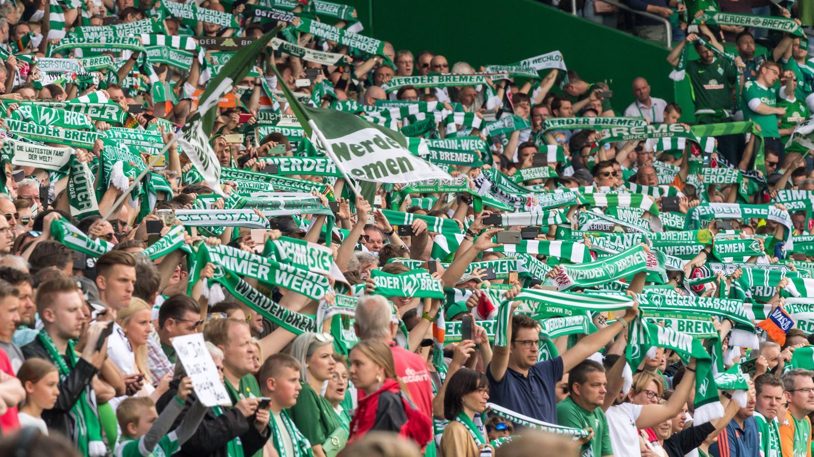 
                <strong>Platz 5 - SV Werder Bremen</strong><br>
                Gesamtstrecke bei allen 17 Bundesliga-Auswärtsfahrten: 7.372 KilometerDurchschnittliche Strecke pro Auswärtsfahrt: 434 Kilometer
              