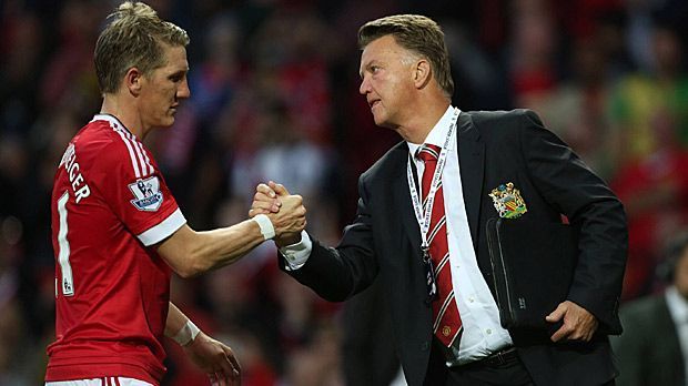 
                <strong>Bastian Schweinsteiger und Louis van Gaal</strong><br>
                Bastian Schweinsteiger und Louis van Gaal: Vor allem in den englischen Medien wird immer wieder über eine Reunion diverser Bayern-Stars mit dem niederländischen Coach (re.) spekuliert. Zu Manchester United gefolgt ist ihm bis dato nur Schweinsteiger. 2015 verlässt der Weltmeister den FC Bayern München nach 17 Jahren. Knapp zwei Spielzeiten lang arbeiten van Gaal und der Mittelfeldspieler zusammen an der Säbener Straße - dank des Doubles 2010 lernt Deutschland sogar das "Feierbiest" kennen.
              