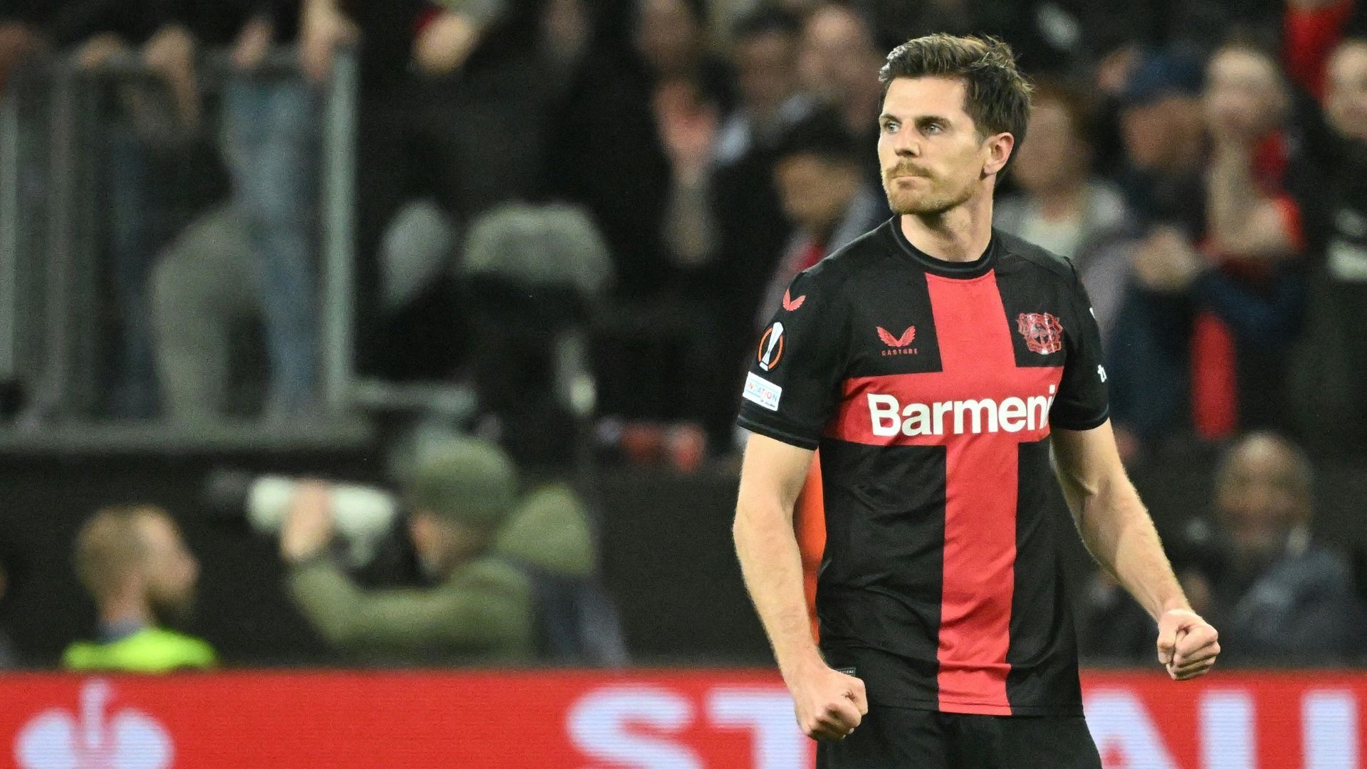 <strong>Offensive: Jonas Hofmann (Bayer Leverkusen)</strong><br>Obwohl Hofmann mit Leverkusen die Meisterschaft gewann und noch zwei weitere Titel holen könnte, wurde er nicht nominiert. Der mögliche Grund dafür ist, dass er in der Rückrunde nicht so stark war wie in der Hinrunde.