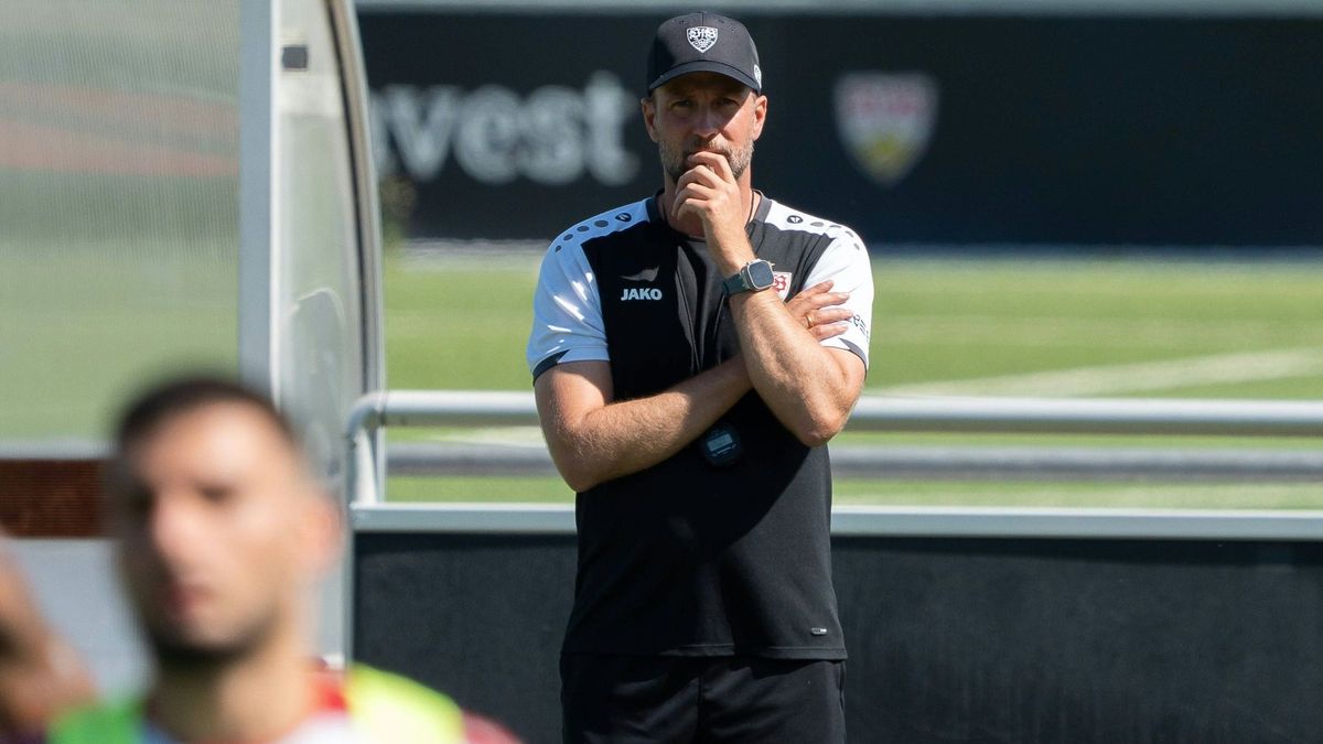 Trainer Sebastian Hoeneß vom VfB Stuttgart