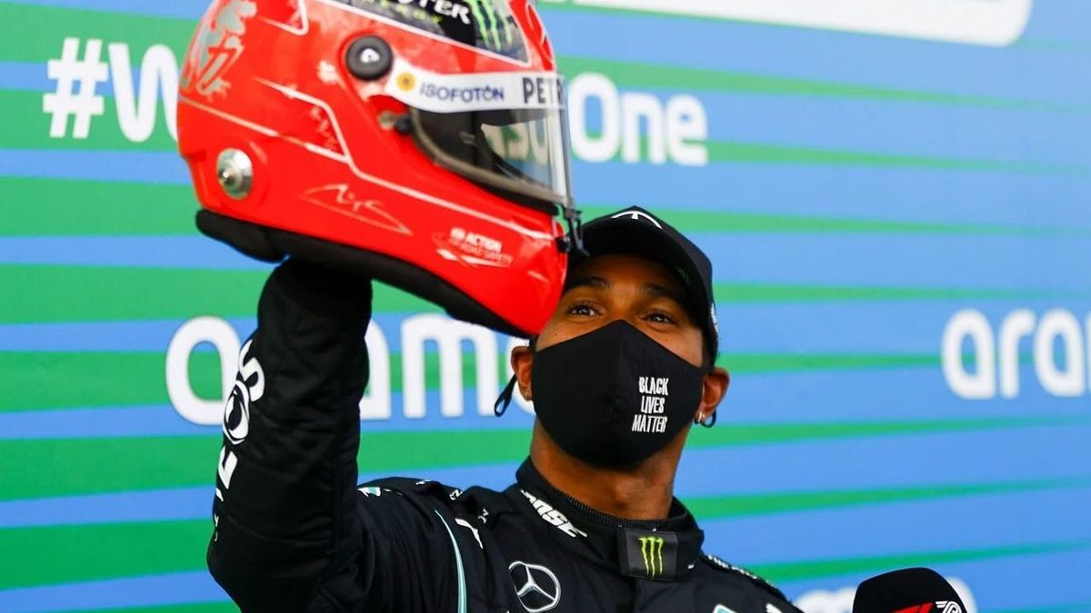 Rekordweltmeister mit sieben Titeln: Hamilton mit Schumachers Helm