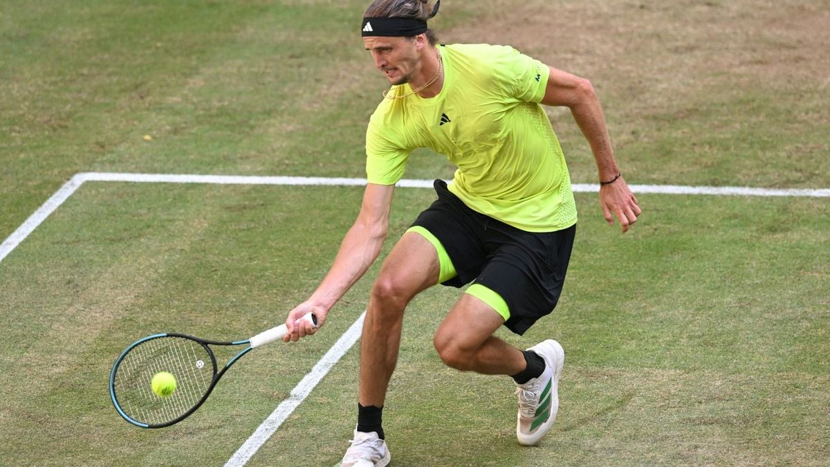 Alexander Zverev auf dem Weg ans Netz