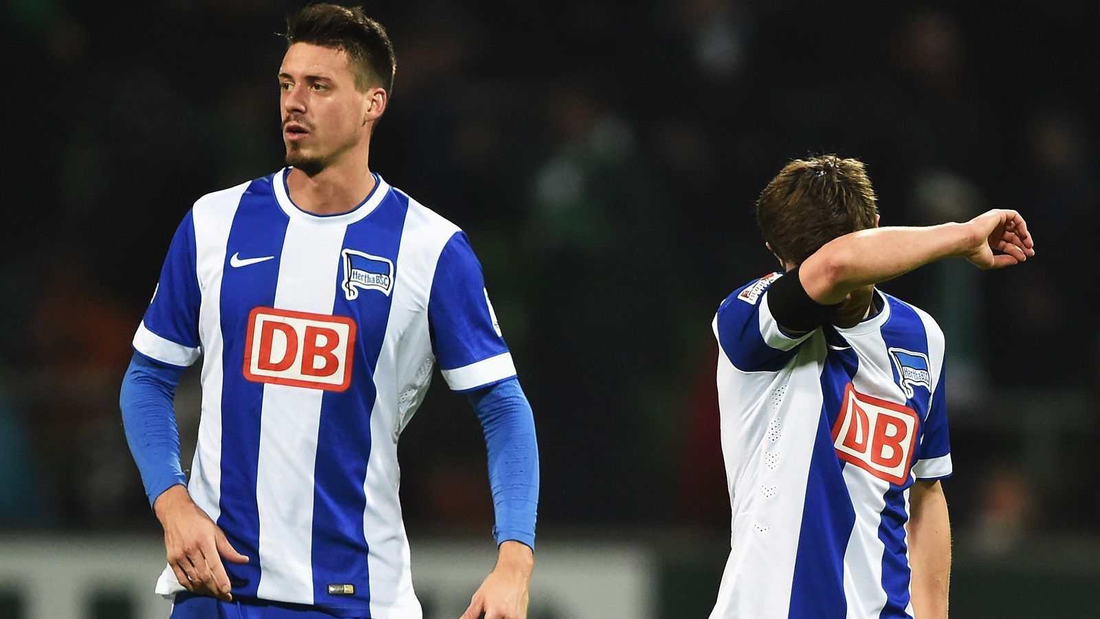 
                <strong>Die besten Sprüche von Sandro Wagner</strong><br>
                "Er ist wie ich 1,94 Meter groß. Aber ich bin bayrische 1,94 Meter, die sind noch etwas höher" (In seiner Zeit in Berlin auf die Frage, ob sein Hertha-Teamkollege Jens Hegeler größer ist oder er)
              