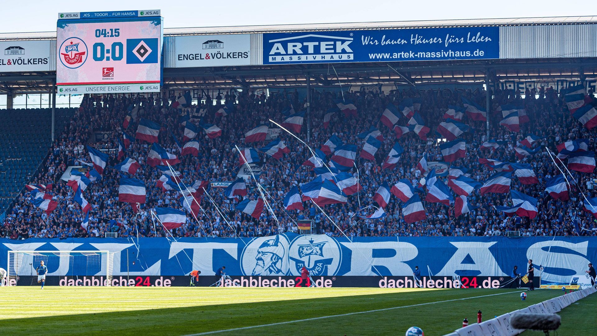 
                <strong>Platz 1: FC Hansa Rostock</strong><br>
                Stehplatz: 229 EuroTeuerste Sitzplatzkategorie: 499 Euro (ligaweit Platz 14)
              