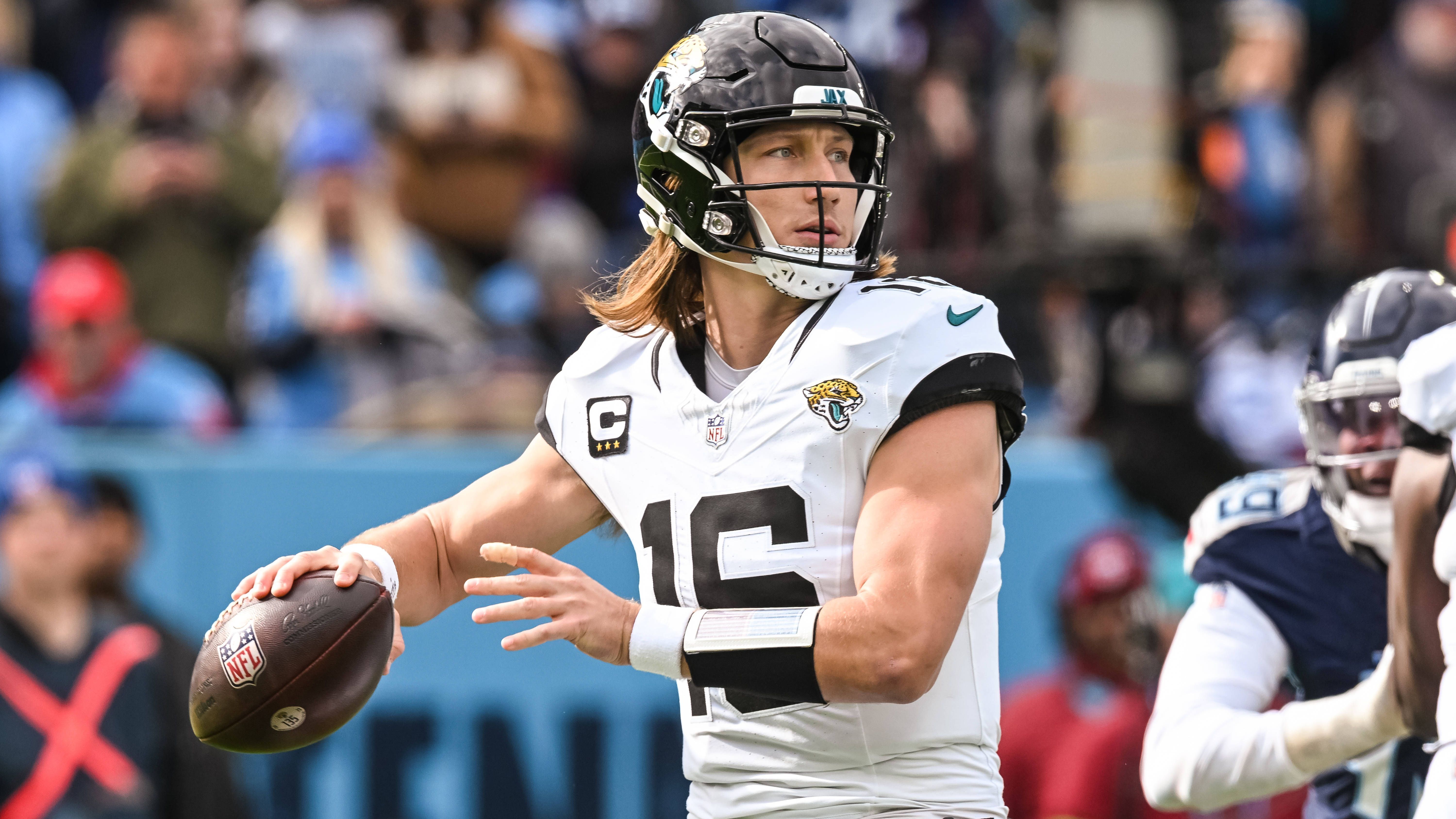 <strong>Platz 28: Jacksonville Jaguars<br></strong>Die Jacksonville Jaguars haben in der Free Agency einige Spieler geholt, wirkliches Star-Potenzial war aber nicht dabei. Das änderte sich im Draft, als man Travis Hunter per Up-Trade mit dem 2. Pick verpflichten konnte. Ein toller und spannender Pick - der aber auch reichlich Draft-Kapital kostete. So gelang es nicht, weitere klare und sofortige Verstärkungen zu verpflichten.