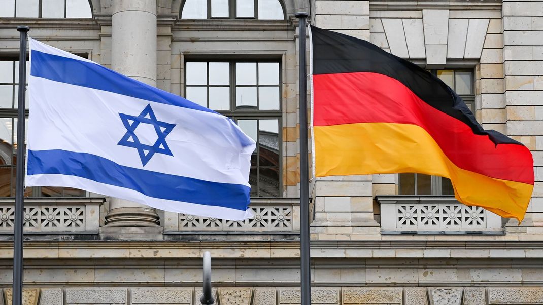 Kaum verkündet, schon sorgt der Waffenstopp für Israel für heftigen Streit in der Union.