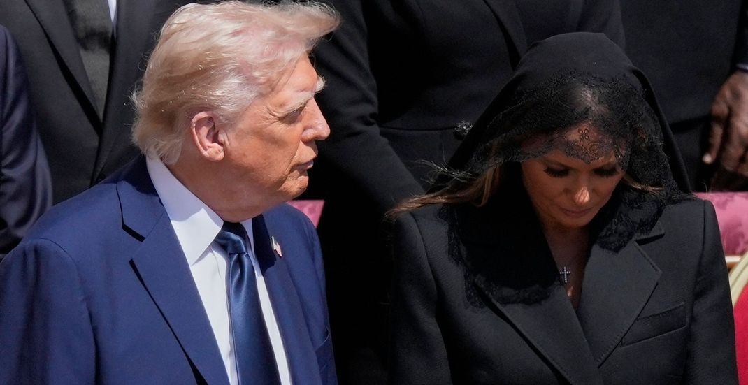Vor einer Woche nahm Trump noch an den Trauerfeierlichkeiten für Papst Franziskus in Rom teil. (Archivbild)