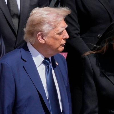 Trump bei Papst-Beisetzung