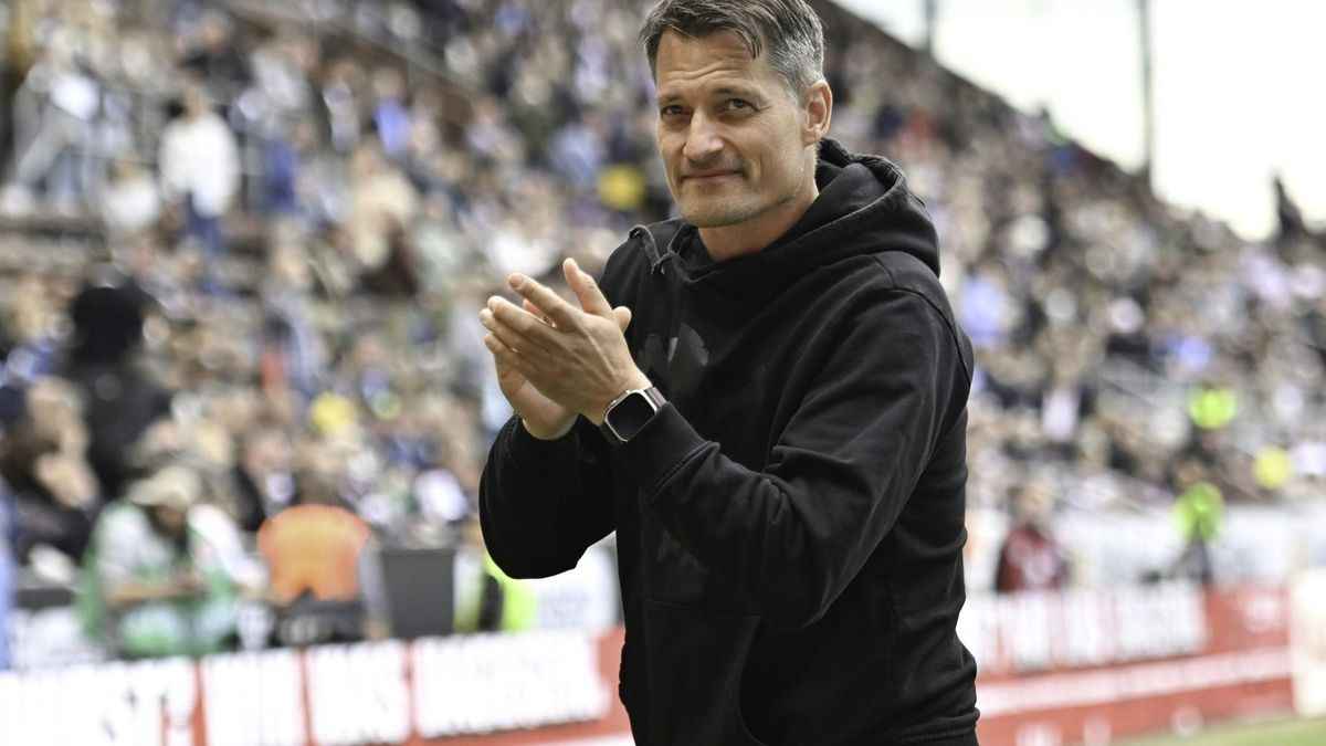 Bleibt Alexander Blessin St.-Pauli-Trainer?